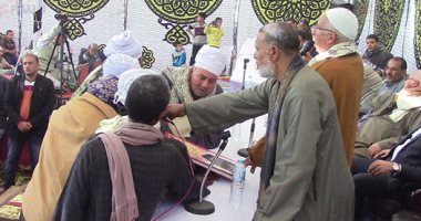 بالصور.. مدير أمن البحيرة ينجح فى الصلح بين عائلتين فى قضية قتل 