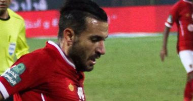 بدرى يعنف معلول .. والأمن يفصل مشجعى الأهلى والإسماعيلى