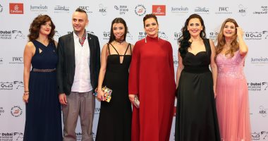 بالصور.. أبطال فيلم "محبس" على السجادة الحمراء لمهرجان دبى