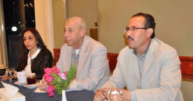 بالصور.. محافظ أسوان يشهد فعاليات مهرجان طيبة للفنون التلقائية