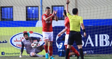 بالفيديو والصور.. إكرامي ينقذ الأهلي من لدغة عمرو مرعى