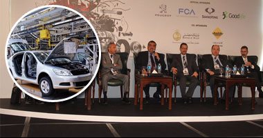 حلم السيارات يبدأ من محور "قناة السويس".. رئيس الهيئة الاقتصادية يعلن إنشاء منطقة لصناعة السيارات والتعاقد مع شركات كبرى.. أحمد درويش: شركات تقدمت للحصول على مساحات للتخزين والمنطقة على مساحة 461 كيلو