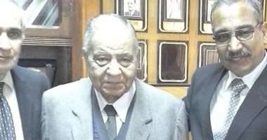 تكريم صاحب فكرة إزاحة الساتر الترابى بخط بارليف بجامعة المنوفية