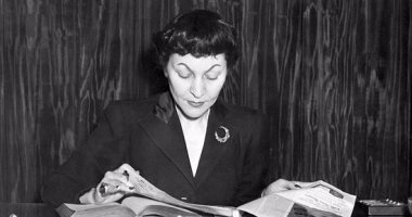فى ذكرى ميلادها .. 10 معلومات عن درية شفيق أول رئيسة لحزب نسائى سياسى