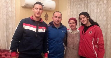 فى عشق "النادى الأهلى" .. تعرف على قصة عائلة رياضية جداً من الأب للأولاد