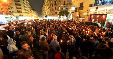 بالصور.. وقفة بالشموع فى شارع 26 يوليو للتنديد بتفجير الكنيسة البطرسية
