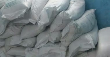 بالصور.. ضبط 7 أطنان سكر تموينى داخل مركز تعبئة غير مرخص بقوص جنوب قنا