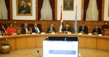 محافظ القاهرة فى اجتماع المجلس التنفيذى: "هاخد إجراء قانونى ضد الغائبين"