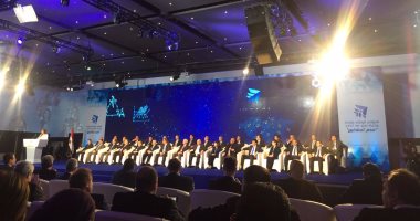 رئيس الوزراء يبدأ كلمته بمؤتمر مصر تستطيع بدقيقة حداد على أرواح الشهداء
