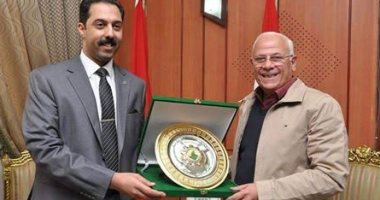 محافظ بورسعيد يبحث مع مسئولى شركة بتروتريد توصيل الغاز الطبيعى للمواطنين