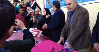 بالصور .. قيادات تعليم الإسماعيلية تكرم أسرة طالب متوفى بمدرسة الزراعة