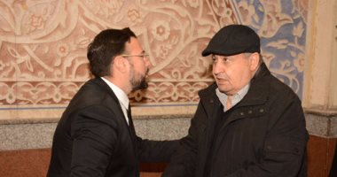 بالصور.. وحيد حامد وعلى عبد الخالق فى عزاء السيناريست محمود أبو زيد