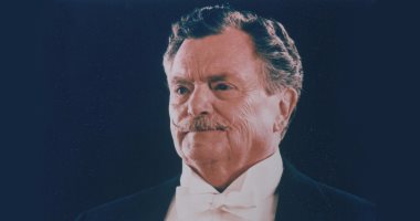 وفاة الممثل برنار فوكس بطل "titanic" و"the mummy" عن عمر يناهز 89 عاما