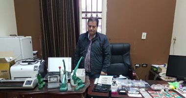 القبض على تاجر عطور متهم بتزوير تأشيرات ومستندات حكومية بالقاهرة