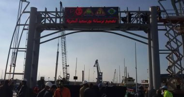 تركيب شاشات إلكترونية بمداخل الكوبرى العائم تمهيدا لافتتاحه بعيد بورسعيد