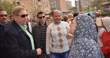 بالصور.. محافظ الإسماعيلية يتفقد أعمال رصف شوارع بمنطقة الشيخ زايد