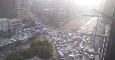 أهالى عين شمس يطالبون بعمل إشارة مرور فى منطقة المزلقان
