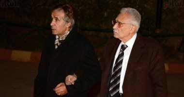 بالصور.. وصول عبد الرحمن أبو زهرة والعلايلى وفاروق الفيشاوى لعزاء أحمد راتب 