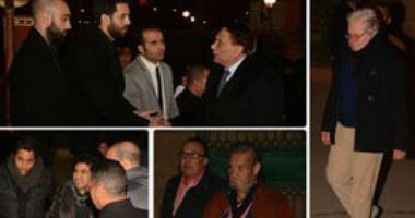 بالصور.. النجوم فى عزاء الفنان أحمد راتب بمسجد الشرطة.. الزعيم ومحمد هنيدى ووحيد حامد وفاروق الفيشاوى ويسرا وعزت العلايلى ونبيل الحلفاوى أبرز الحضور.. وأشرف زكى يظهر فى عزاء الفنان الراحل وزبيدة ثروت