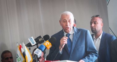 محافظ أسوان يحدد مواعيد افتتاح 50 مشروعًا كبيرا فى 2017