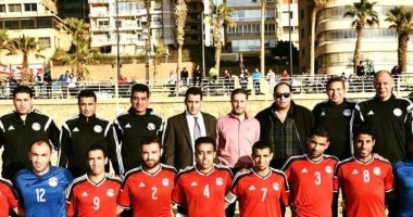 فيديو.. نقل لاعب كرة شاطئية سنغالى للمستشفى بعد إصابته فى مباراة ضد تنزانيا