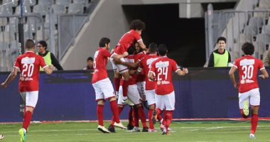 75 دقيقة.. الأهلى يحافظ على الثنائية أمام المصرى ويدفع بـ"زكريا"