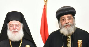 بطريرك الروم الأرثوذكس يعزى "تواضروس" فى شهداء البطرسية بالمقر الباباوى