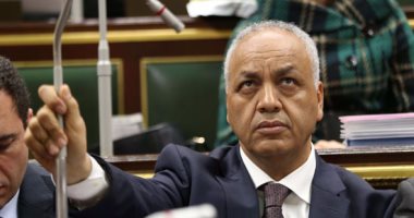 مصطفى بكرى يطالب برد "الخارجية" على مناقشة الكونجرس بترميم الكنائس فى مصر