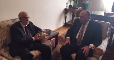 دول جوار ليبيا تؤكد رفضها للتدخل الخارجى أو الحل العسكرى للأزمة فى البلاد..المجتمعون فى الجزائر يشددون على ضرورة حماية وحدة الجيش والشرطة..مساعد وزير الخارجية: مصر ترحب بكافة الجهود الرامية لرأب الصدع