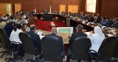 محافظ البحر الأحمر : حصر كافة مناطق مخرات السيول لإعادة تخطيطها