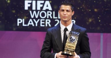 أخبار كريستيانو رونالدو اليوم.. الدون يفوز بجائزة أفضل لاعب فى العالم