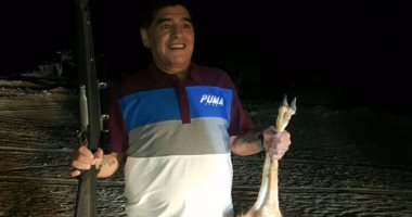غضب كبير ضد مارادونا بسبب اصطياده ظبياً مهدد بالانقراض فى دبى