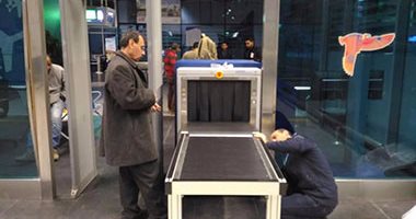 تجديد حبس شخص 15 يوما بعد ضبطه بأقراص مخدرة أثناء تفتيشه فى مطار القاهرة