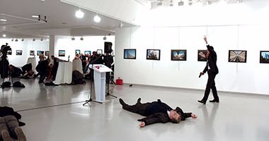 السلطات التركية تعتقل 6 أشخاص فى أزمير ضمن تحقيقات اغتيال السفير الروسى