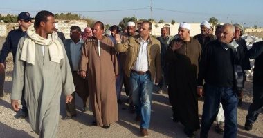 بالصور.. سكرتير محافظة الأقصر يتفقد قرية توماس ويوجه بتطوير الخدمات 