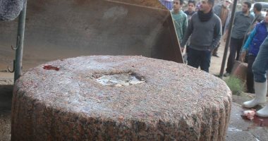 اكتشاف حجر أثرى يعود للعصر البطلمى فى سوق الكرشة والكوارع بالغربية
