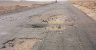 قارئ يشكو لصحافة مواطن من عدم صلاحية طريق سمالوط الغربى