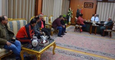 محافظ الدقهلية يلتقى أعضاء نادى المنصورة لحل مشكلاتهم