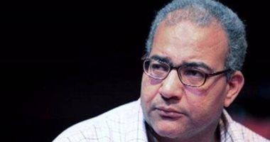 بالصور.. بيومى فؤاد بطل السوشيال ميديا بعد تحليله مباراة الأهلي وبيدفيست