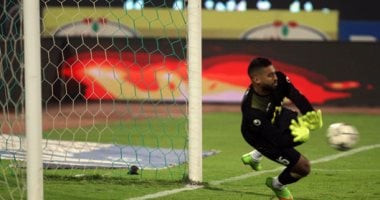 صور.. إصابة عامر عامر فى مران المنتخب.. وكشف طبى لتحديد موقفه