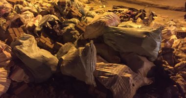 بالصور.. مخلفات البناء تغلق أحد شوراع حدائق القبة