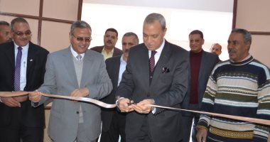 محافظ قنا يفتتح أعمال تطوير مدرسة التجارة بنات