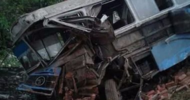 احتجاز 3 مصابين وخروج 7 فى حادث انقلاب أتوبيس مصنع غزل دمياط