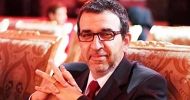 عز الدين شكرى فشير يغير اسم روايته "أمل وعمر فى الفراش"