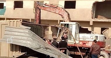 إزالة 16 حالة تعدٍ على الأرض الزراعية بمركز مغاغة فى المنيا