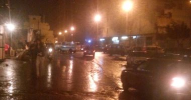 سقوط أمطار غزيرة على القاهرة والجيزة.. وتراكم المياه بالشوارع