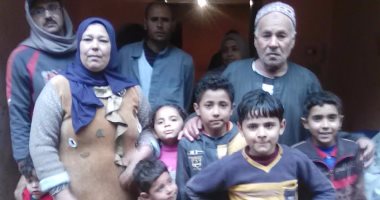 بالصور.. فرحة عارمة بكفر الشيخ بعد إطلاق سراح العمال المختطفين فى ليبيا 