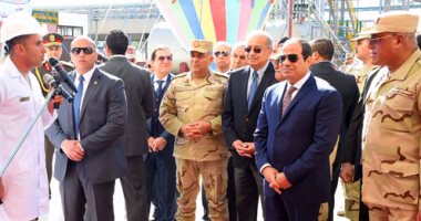 بالفيديو والصور..مواطن للسيسى " بنحبك ياريس" ودموع الرئيس تهز الحاضرين