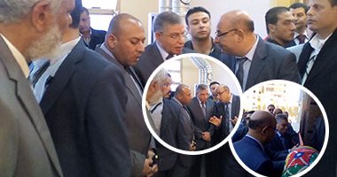 بالصور.. وزير التموين من المنوفية: لجنة من 6 وزارات لتنقية بطاقات التموين فى يناير.. مليار و800 مليون دولار لشراء السلع تكفى 6 أشهر.. ومصيلحى يقبل رأس المحافظ ويرافقه لافتتاح مطاحن شبين