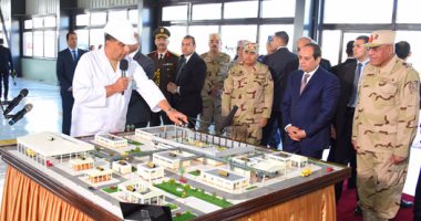 بالصور.. السيسى يستمع لشرح مفصل عن شركة النصر للكيماويات الوسيطة بأبو رواش